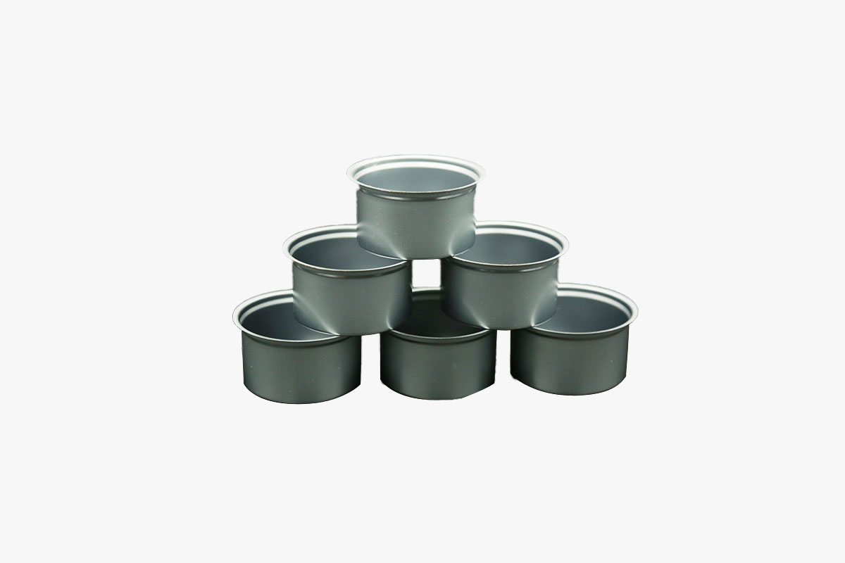 Metal food packaging is a common type of container for foods