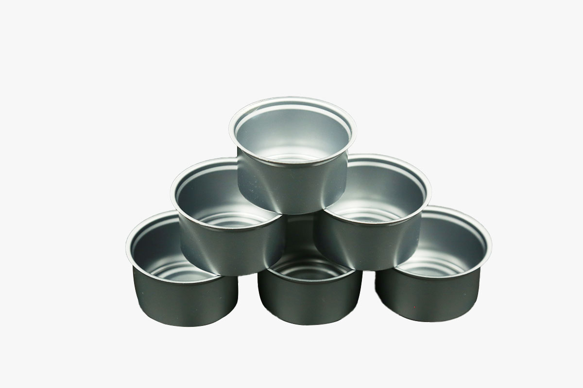 A three-piece food tin can is a cylindrical tin container with a press-fit lid